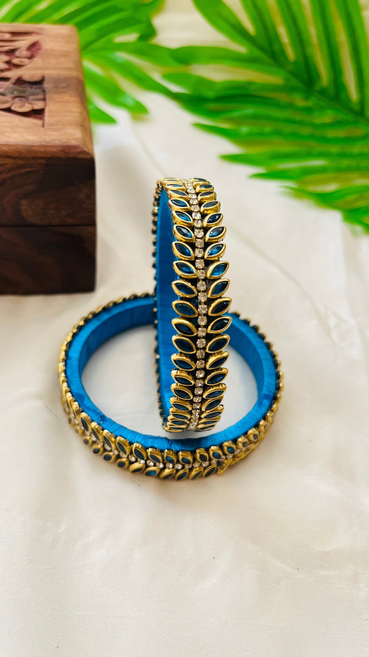 VIHANTH HANDMADE TEAL BLUE AND WHITE KUNDAN BANGLE VH011