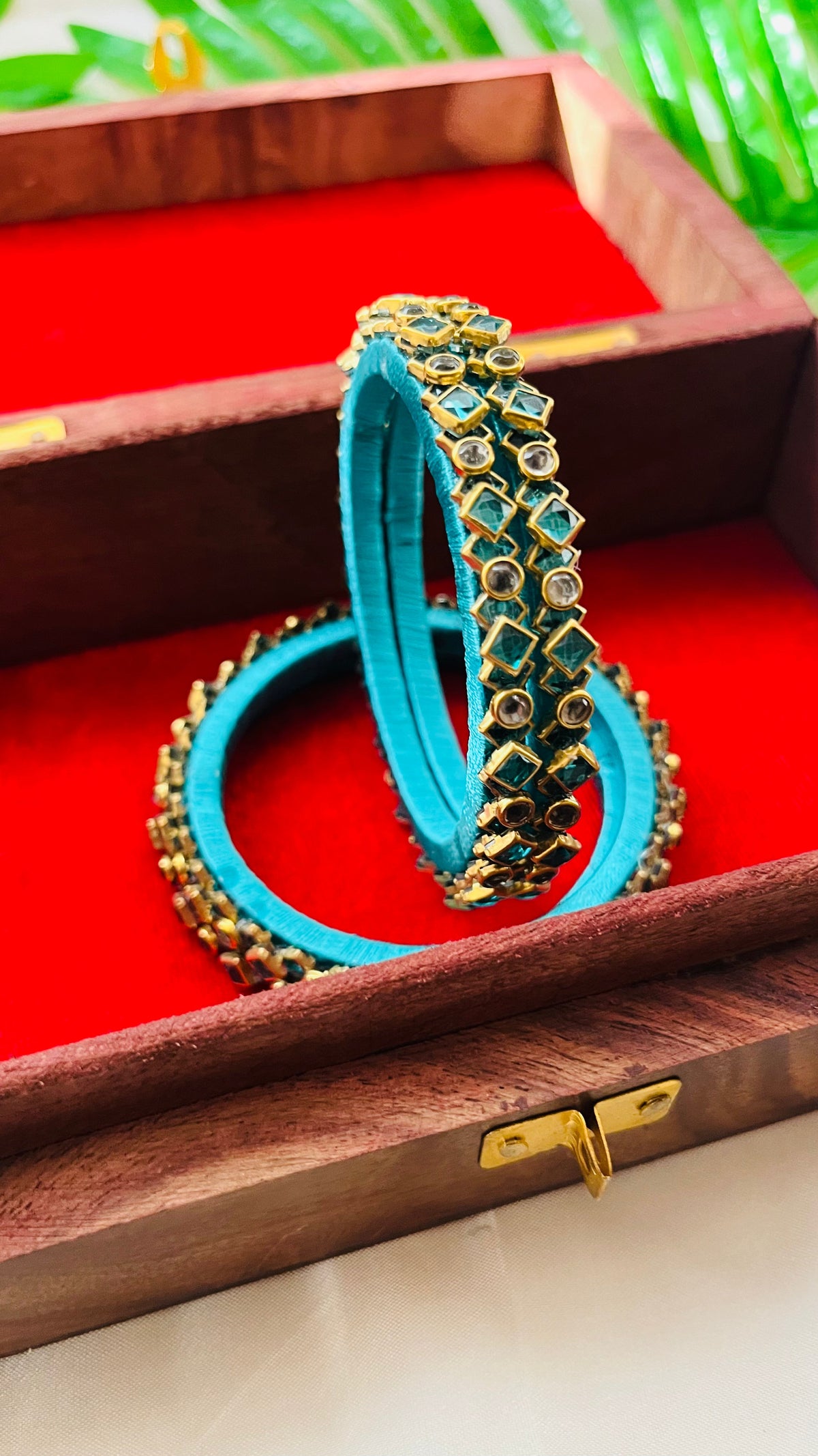 VIHANTH HANDMADE CYAN AND WHITE KUNDAN BANGLE VH006