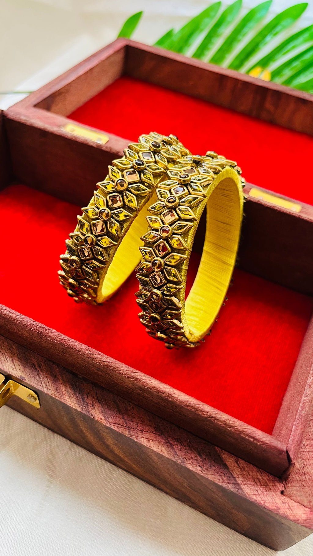 VIHANTH HANDMADE LITE YELLOW AND GOLD KUNDAN BANGLE VH007