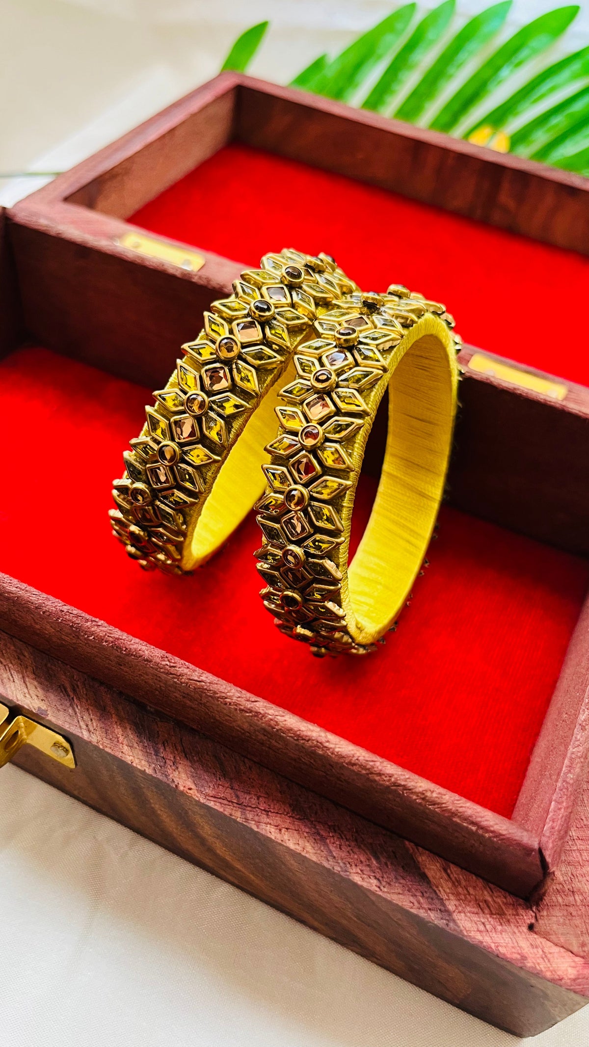 VIHANTH HANDMADE LITE YELLOW AND GOLD KUNDAN BANGLE VH007