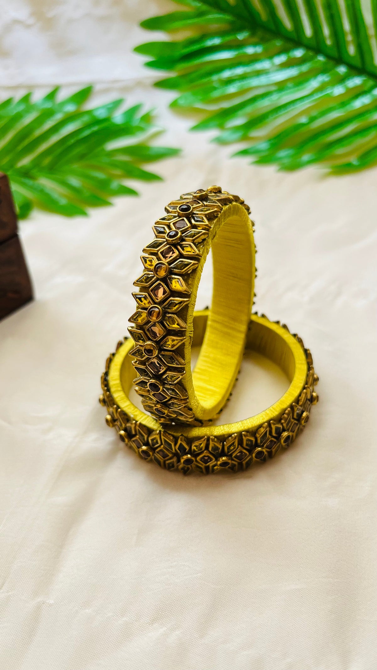 VIHANTH HANDMADE LITE YELLOW AND GOLD KUNDAN BANGLE VH007