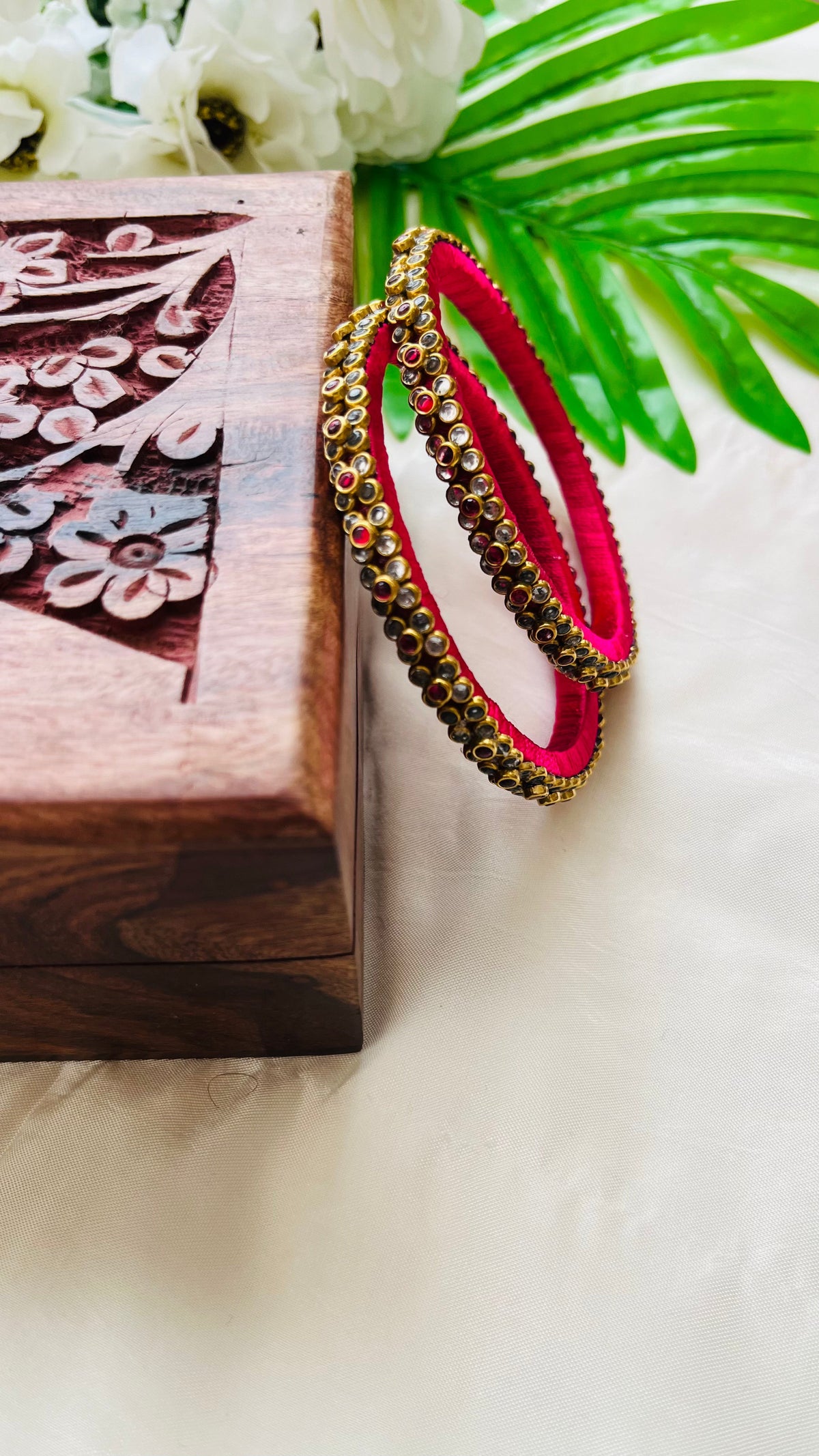 VIHANTH HANDMADE PINK AND WHITE KUNDAN BANGLE VH015