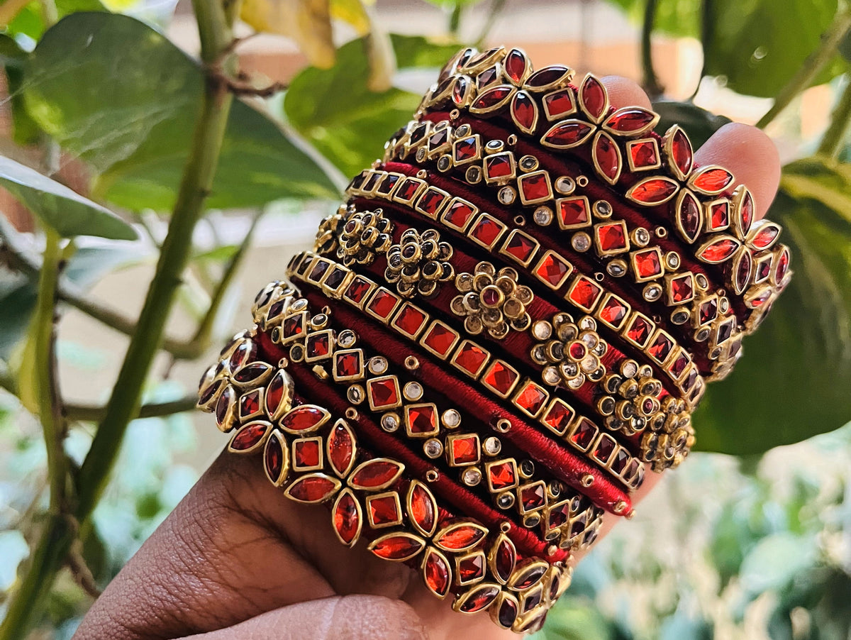 VIHANTH HANDMADE RED AND WHITE KUNDAN BANGLE VH029