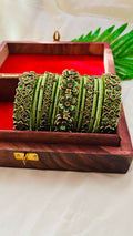VIHANTH HANDMADE GREEN AND GOLD KUNDAN BANGLE VH026