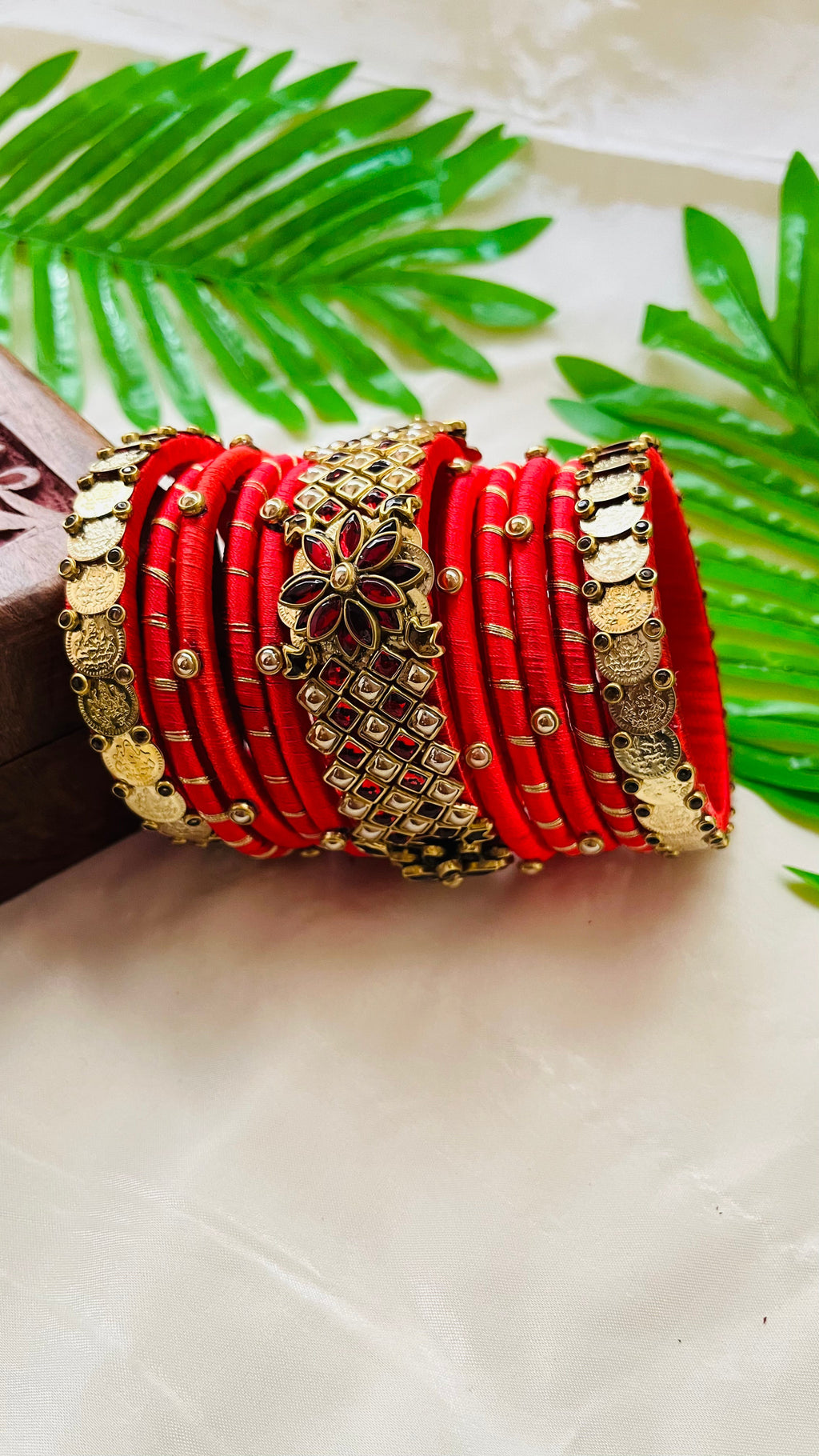 VIHANTH HANDMADE RED AND GOLD KUNDAN BANGLE VH028