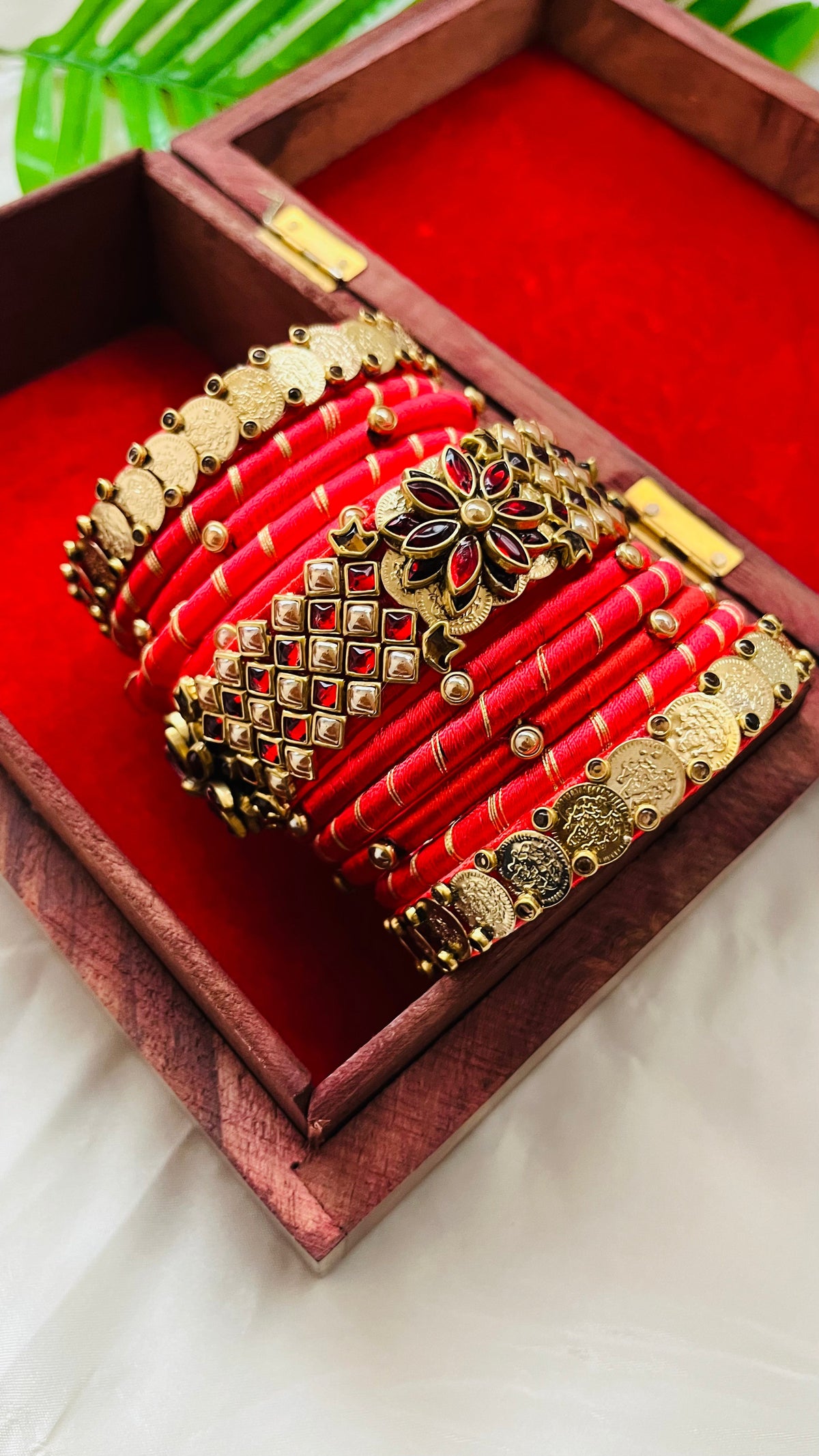 VIHANTH HANDMADE RED AND GOLD KUNDAN BANGLE VH028