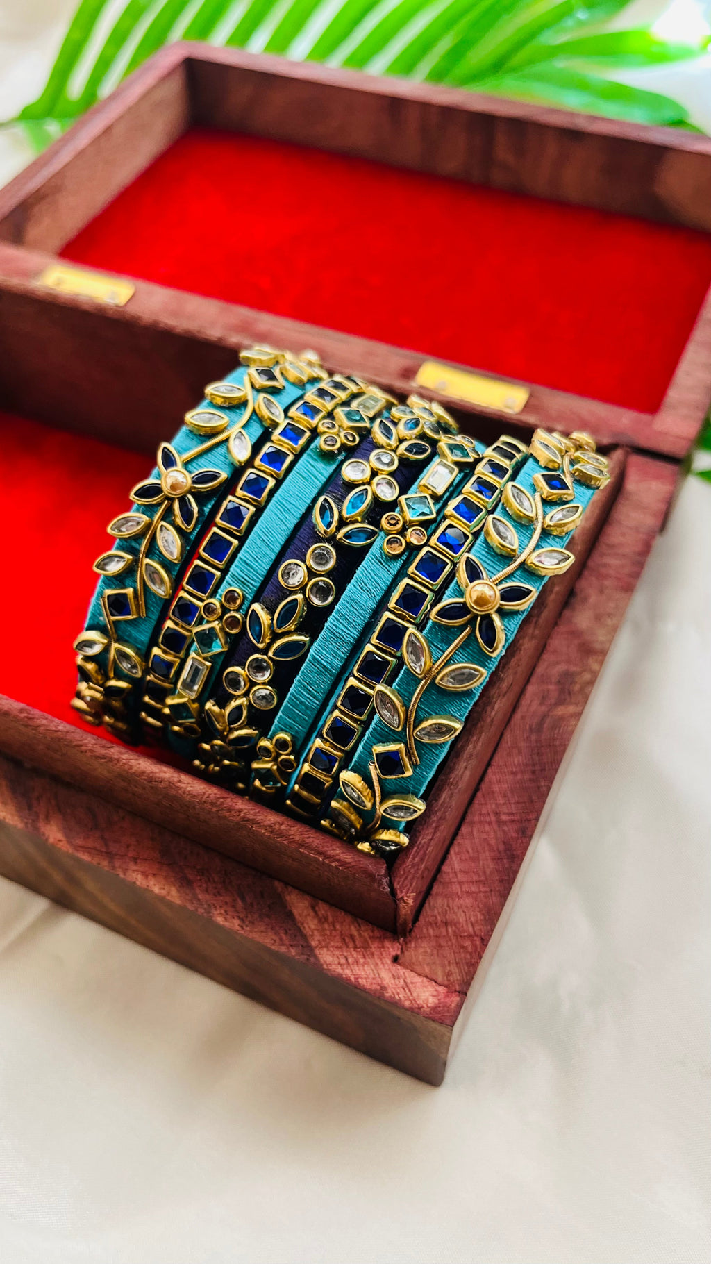 VIHANTH HANDMADE CYAN AND BLUE KUNDAN BANGLE VH019