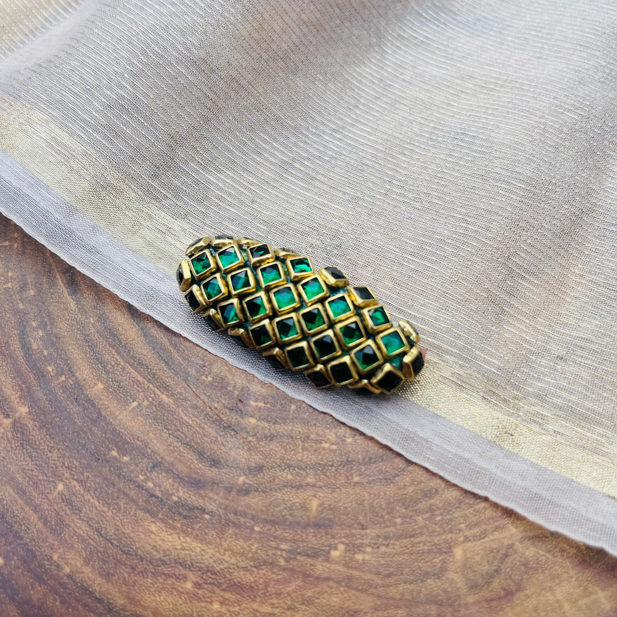 VH Dark green kundan Handmade saree pin