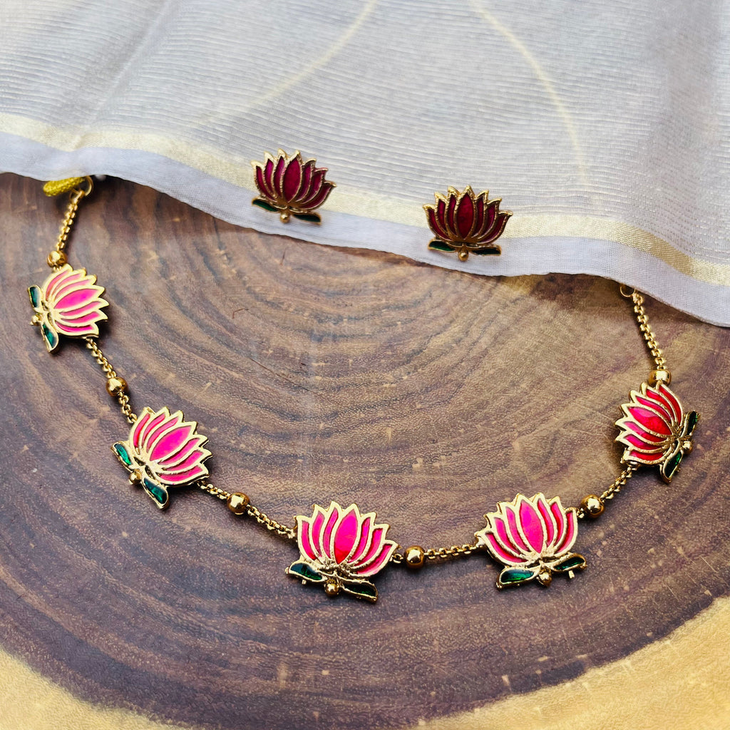VH Lotus charm chain