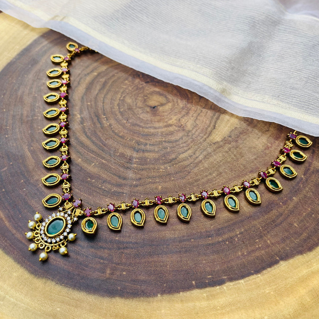 VH Palakka necklace