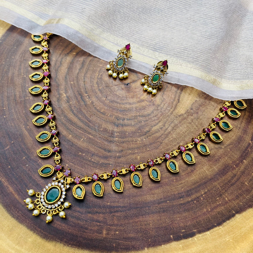 VH Palakka necklace