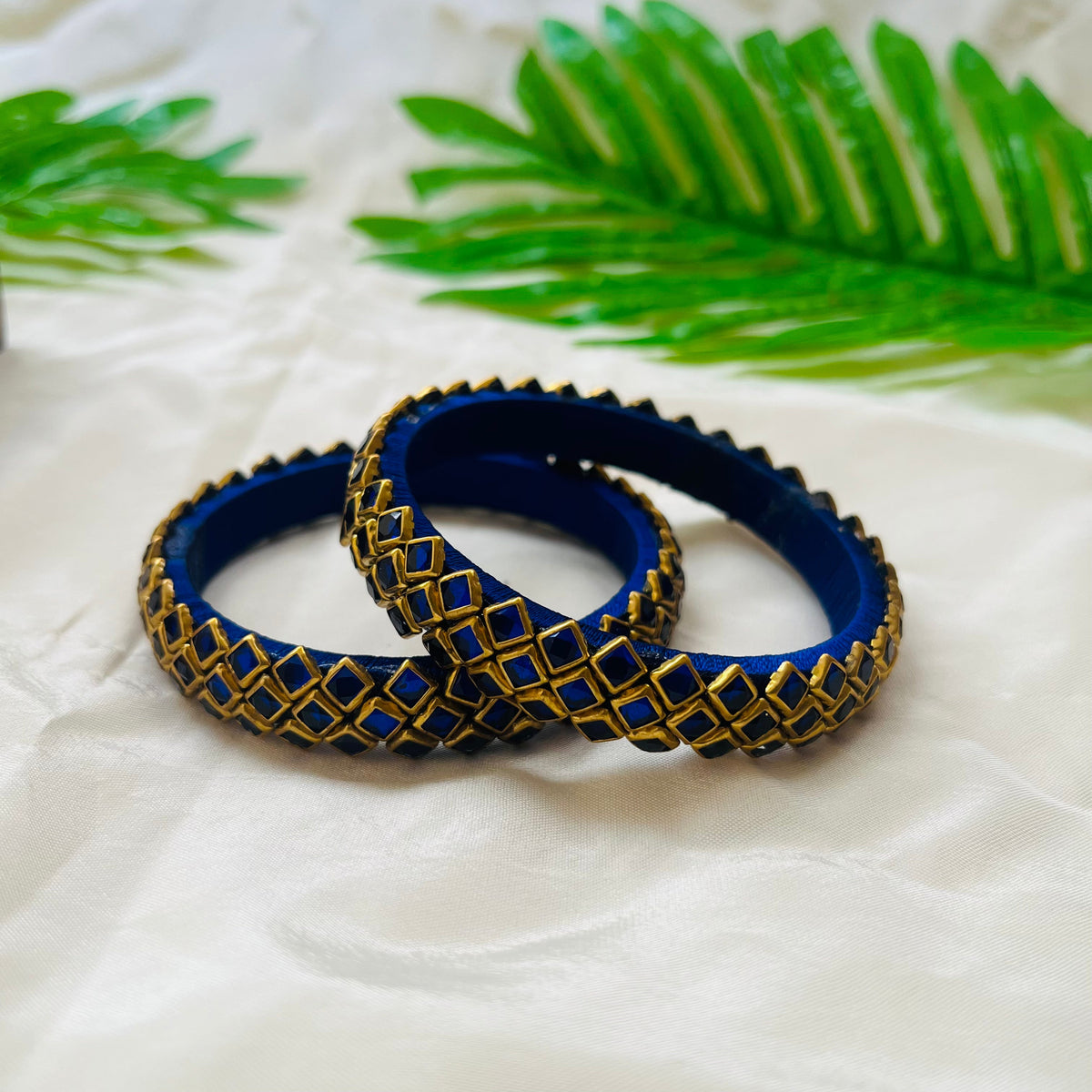 VIHANTH HANDMADE NAVY BLUE KUNDAN BANGLE VH077