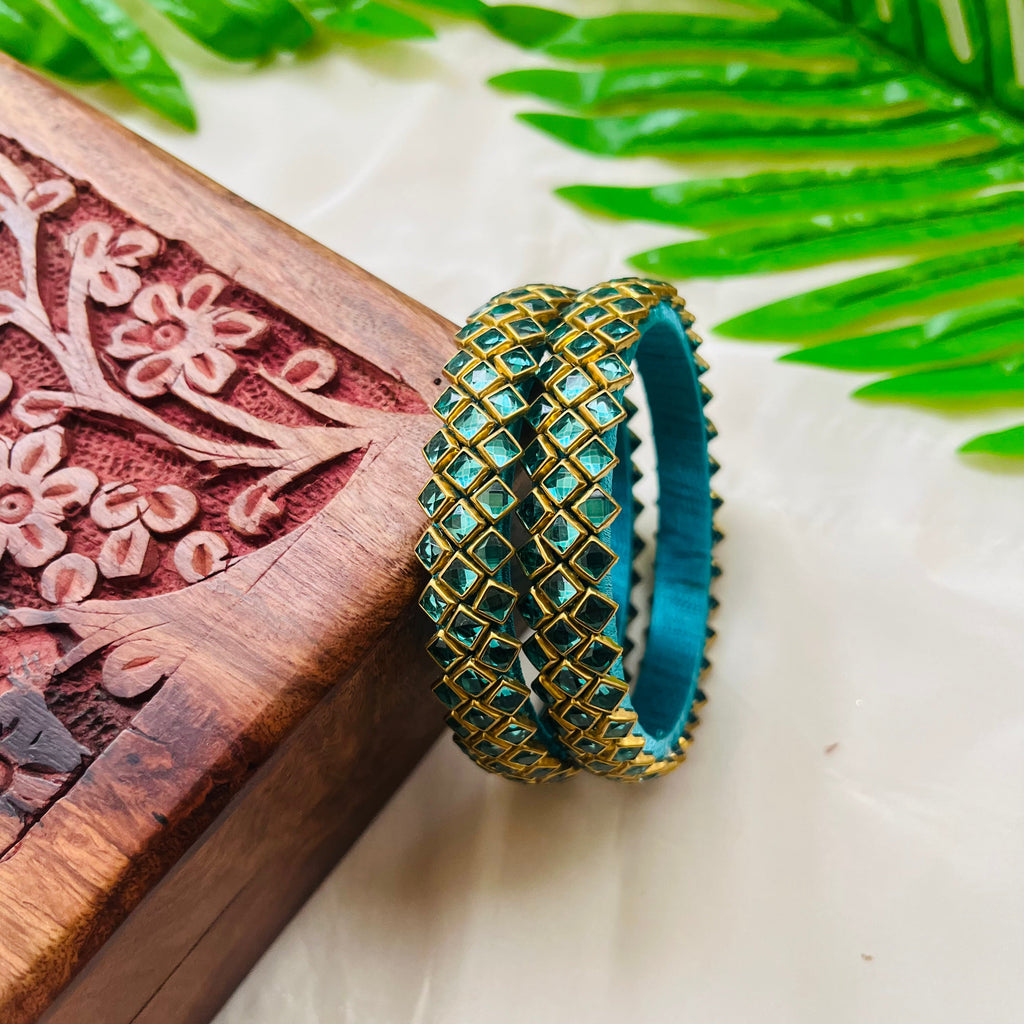 VIHANTH HANDMADE CYAN KUNDAN BANGLE VH030