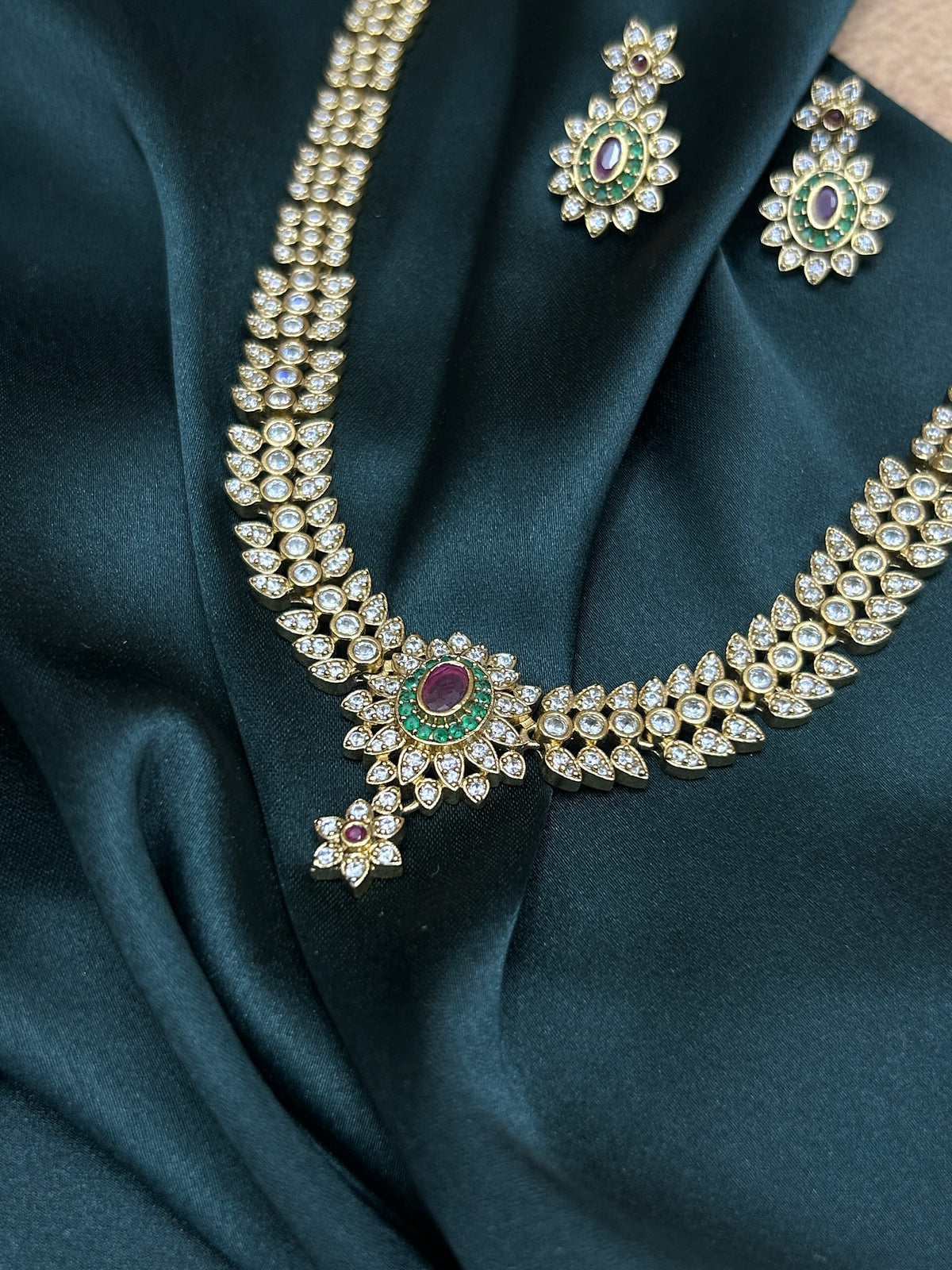 Emerald Halo Multi Petaled AD Necklace Set