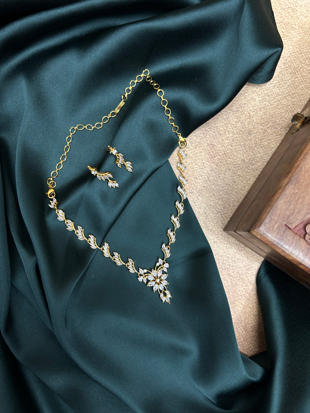Flower Pendant Gold Toned Necklace Set