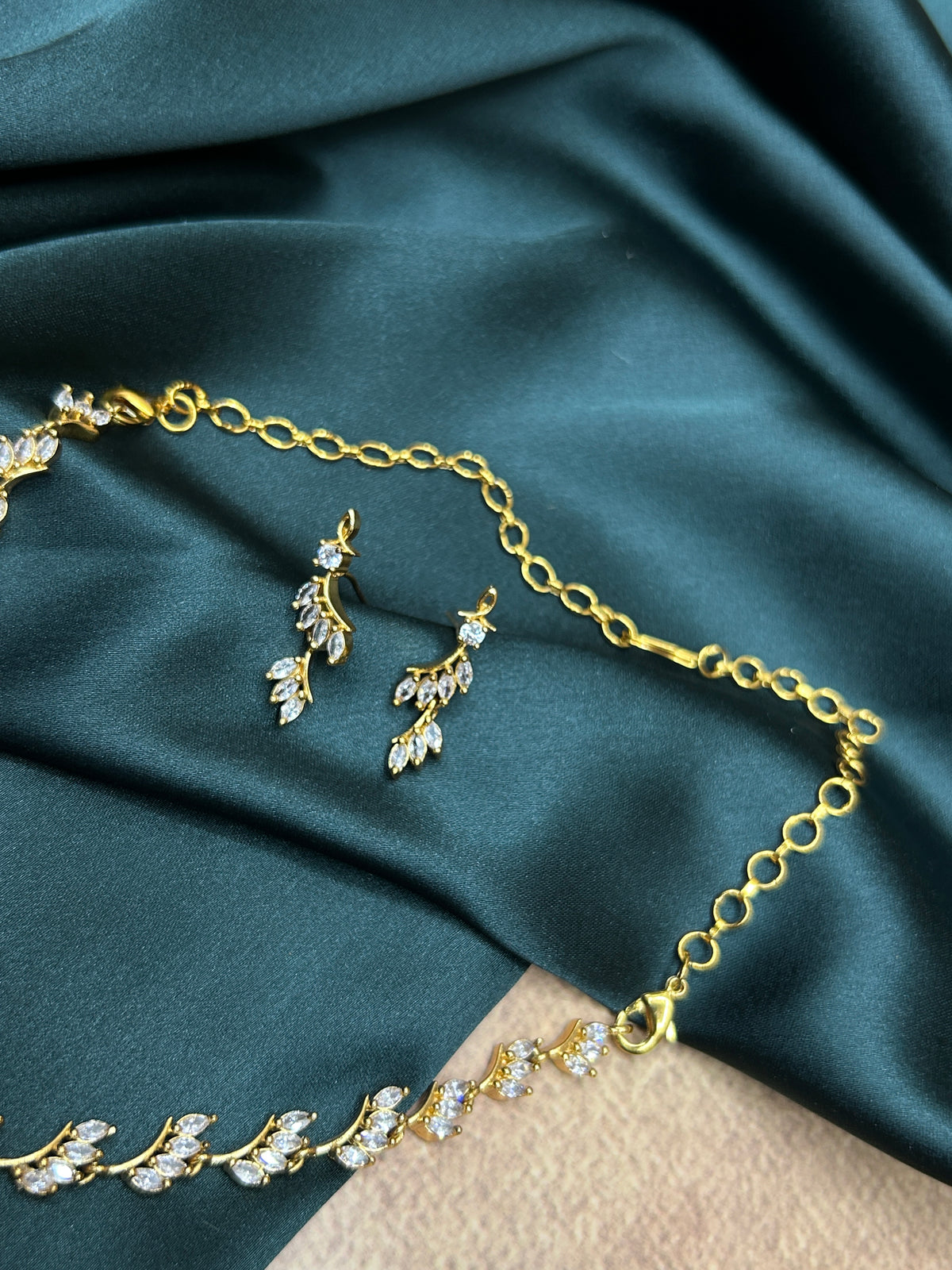 Flower Pendant Gold Toned Necklace Set