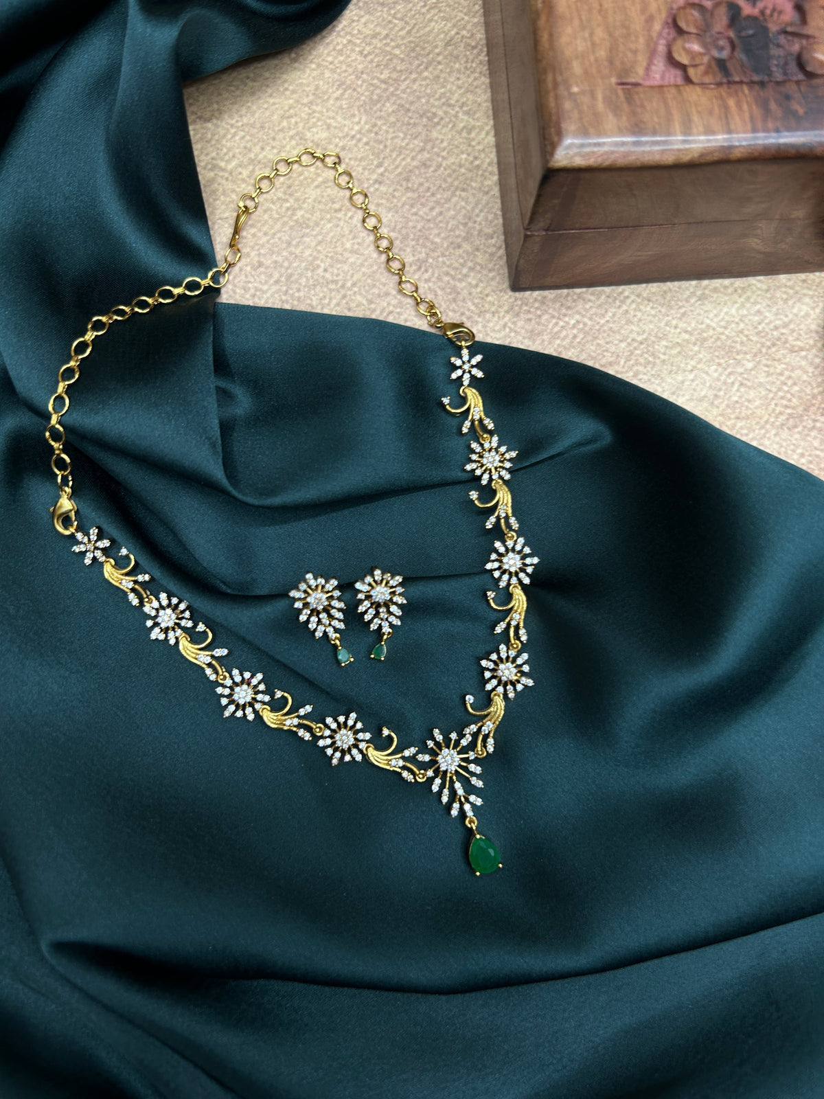 Emerald Accented Gold Toned Necklace Set