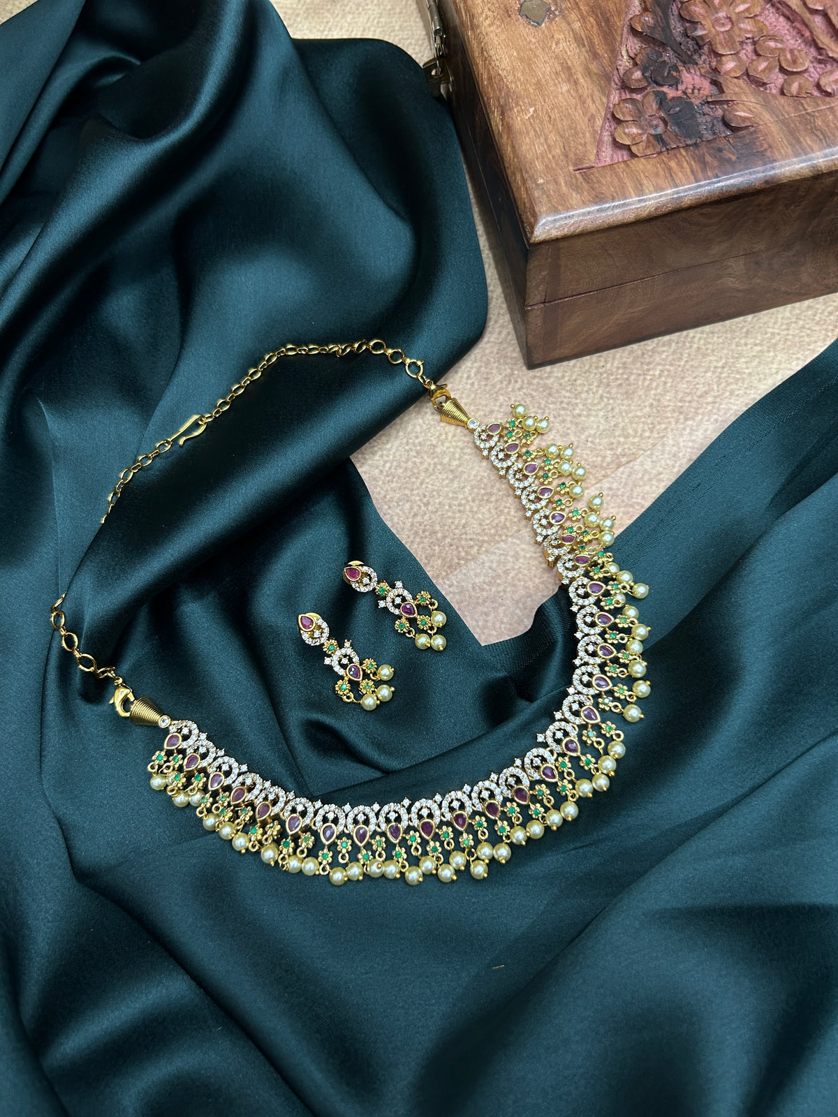 Thilagam Multi Colour Short Haram Set