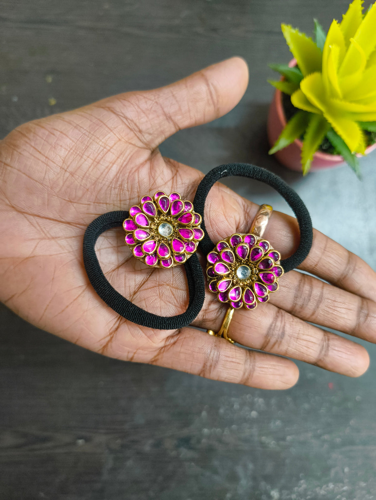 VH HANDMADE MAGENTA KUNDAN HAIR BAND