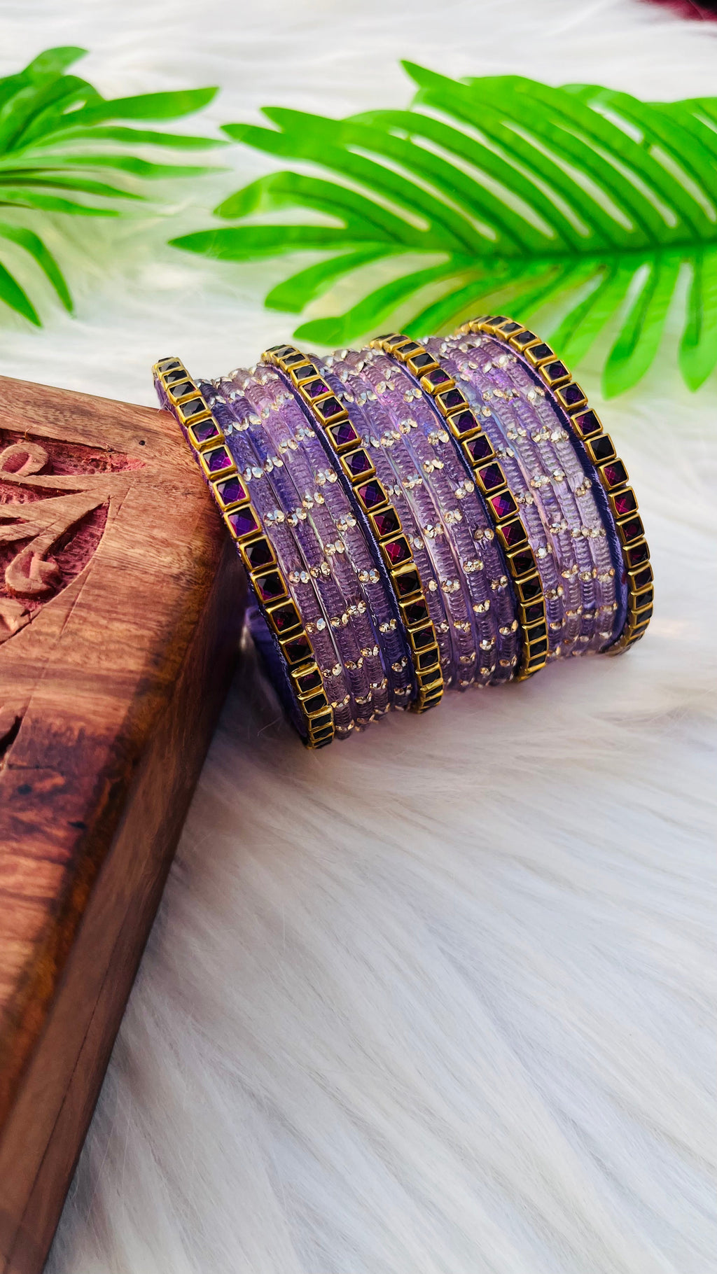 VIHANTH HANDMADE LILAC GLASS BANGLE AND PURPLE KUNDAN BANGLE VH032
