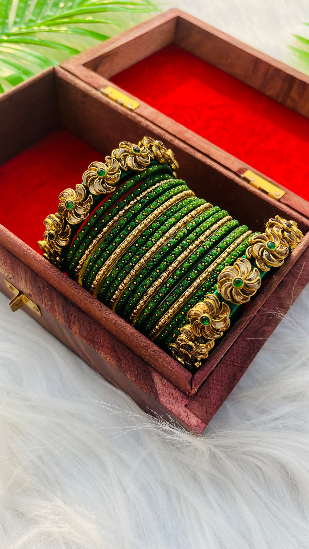 VIHANTH HANDMADE GREEN, GOLD GLASS BANGLE AND GREEN KUNDAN BANGLE VH035