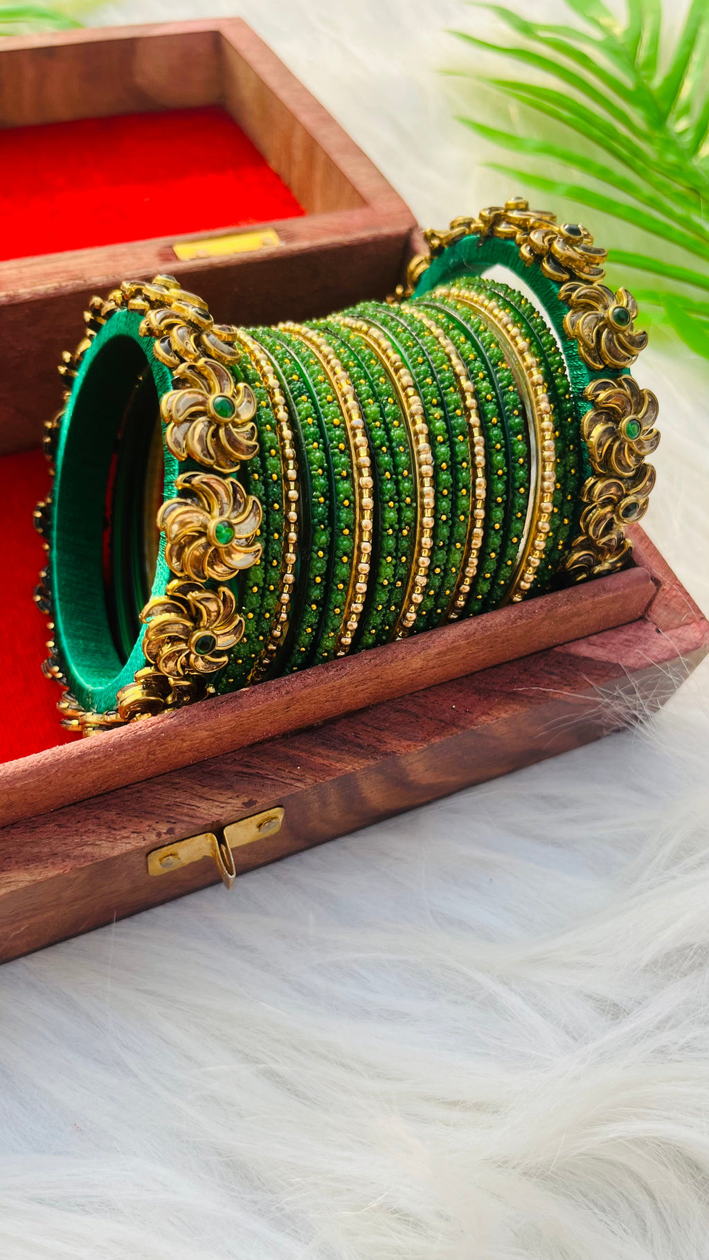 VIHANTH HANDMADE GREEN, GOLD GLASS BANGLE AND GREEN KUNDAN BANGLE VH035