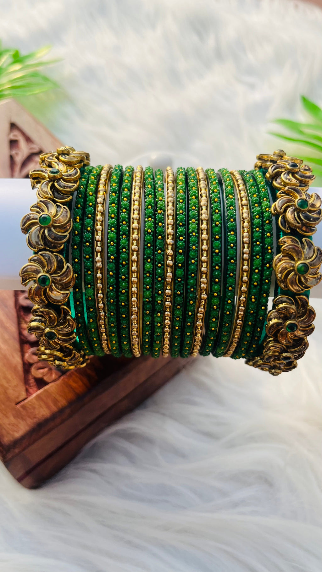 VIHANTH HANDMADE GREEN, GOLD GLASS BANGLE AND GREEN KUNDAN BANGLE VH035