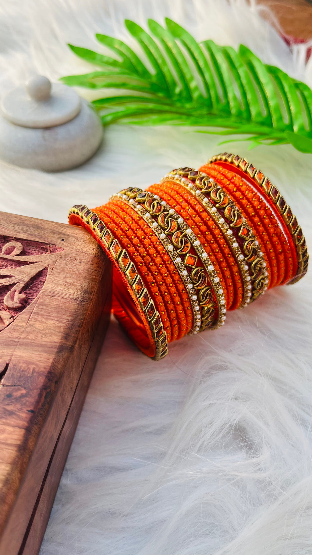 VIHANTH HANDMADE ORANGE KUNDAN AND ORANGE GLASS BANGLE GOLD WHITE PEARL BANGLE VH037