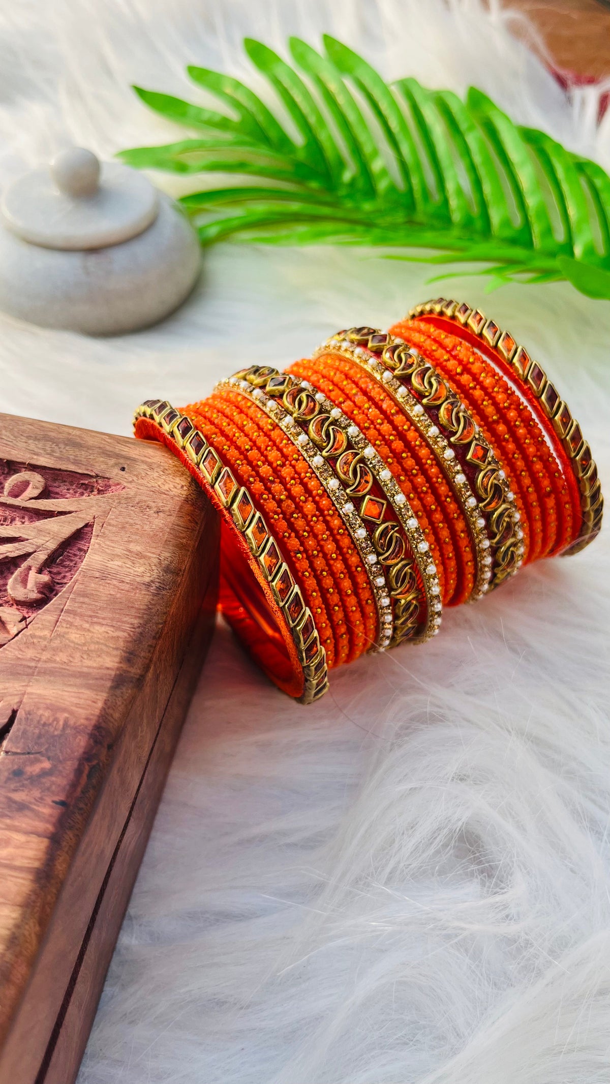 VIHANTH HANDMADE ORANGE KUNDAN AND ORANGE GLASS BANGLE GOLD WHITE PEARL BANGLE VH037