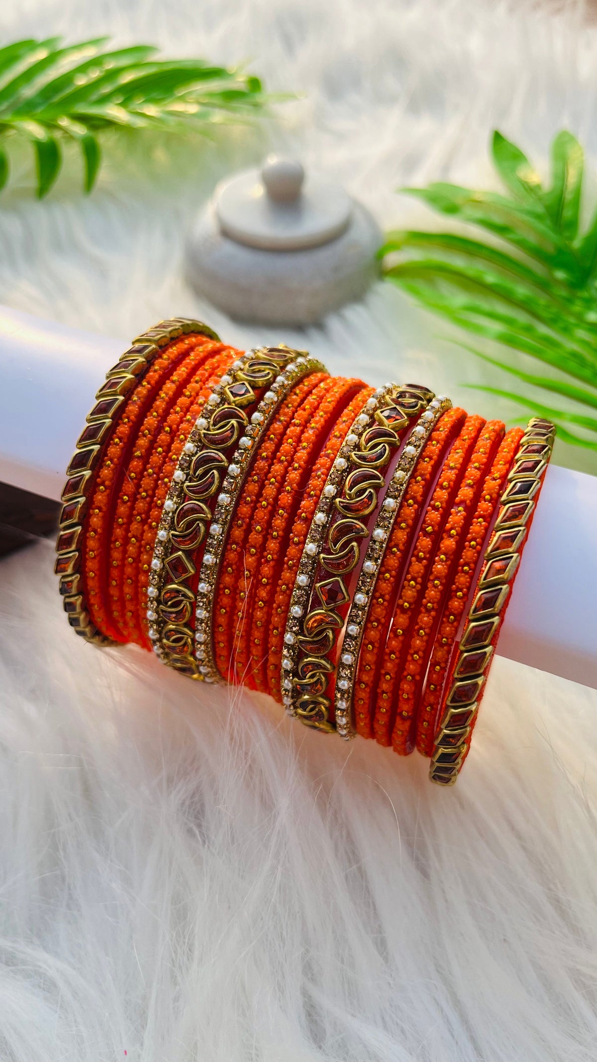 VIHANTH HANDMADE ORANGE KUNDAN AND ORANGE GLASS BANGLE GOLD WHITE PEARL BANGLE VH037