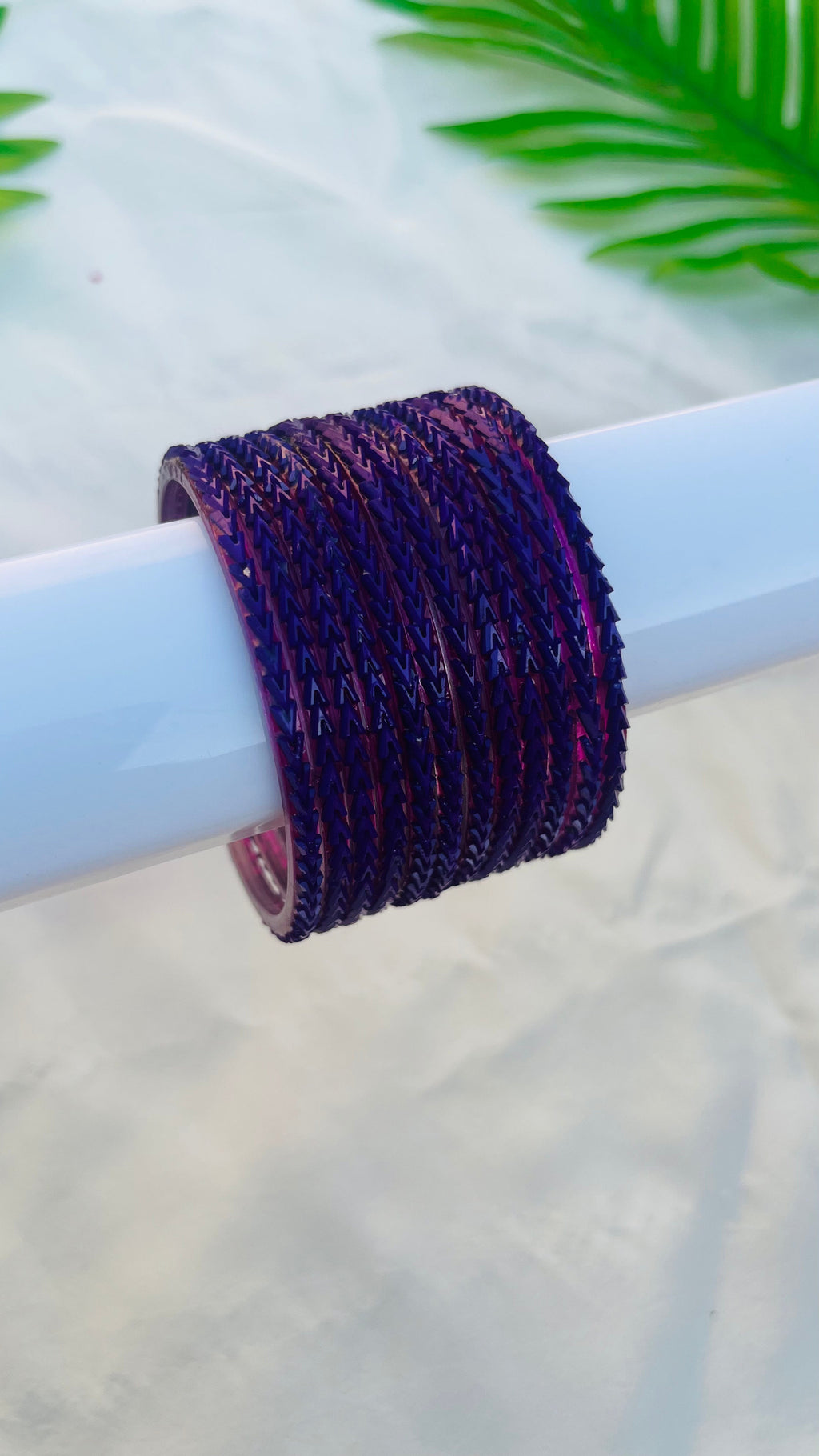 VIHANTH VIOLET GLASS BANGLE VH057