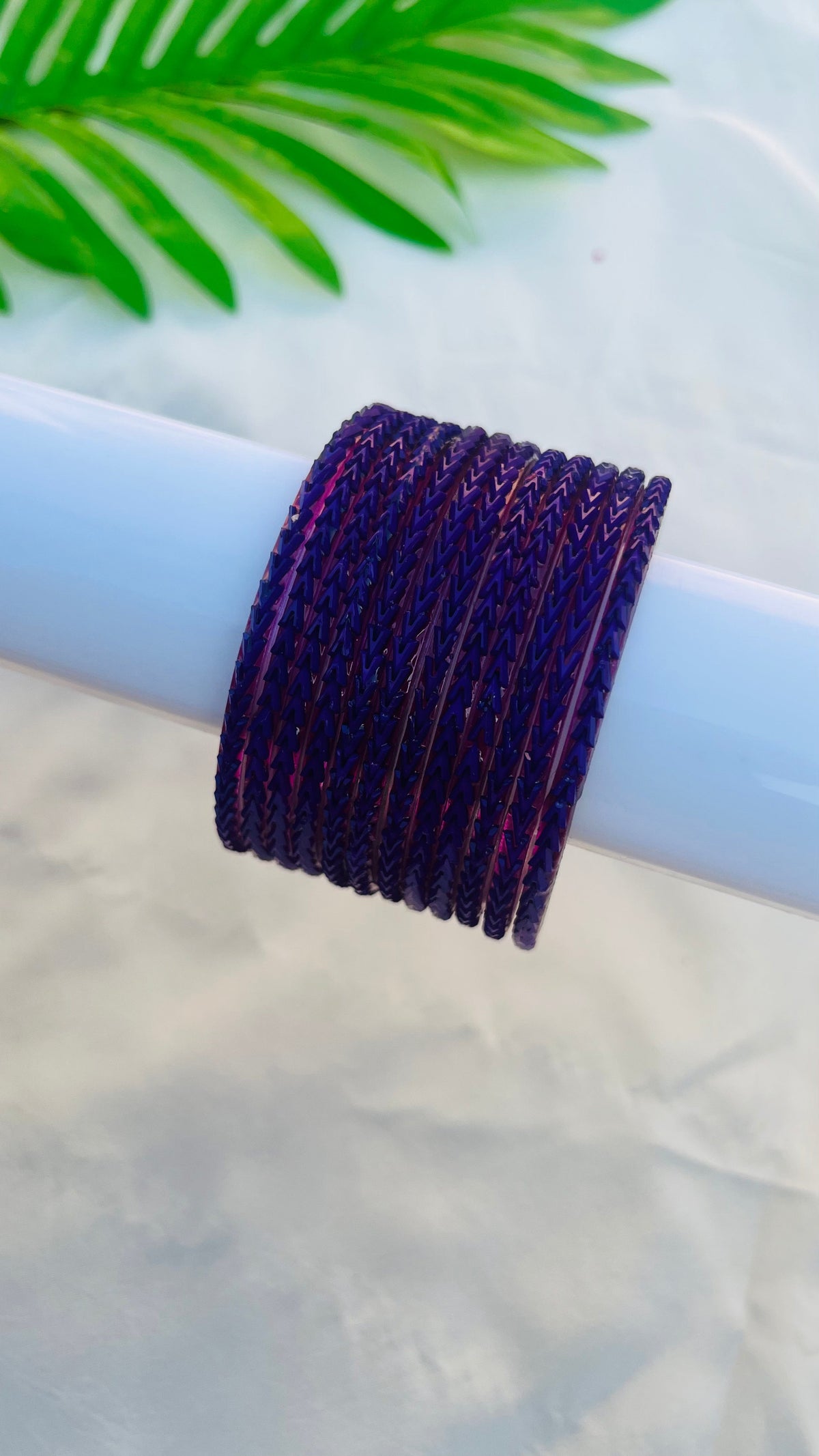 VIHANTH VIOLET GLASS BANGLE VH057