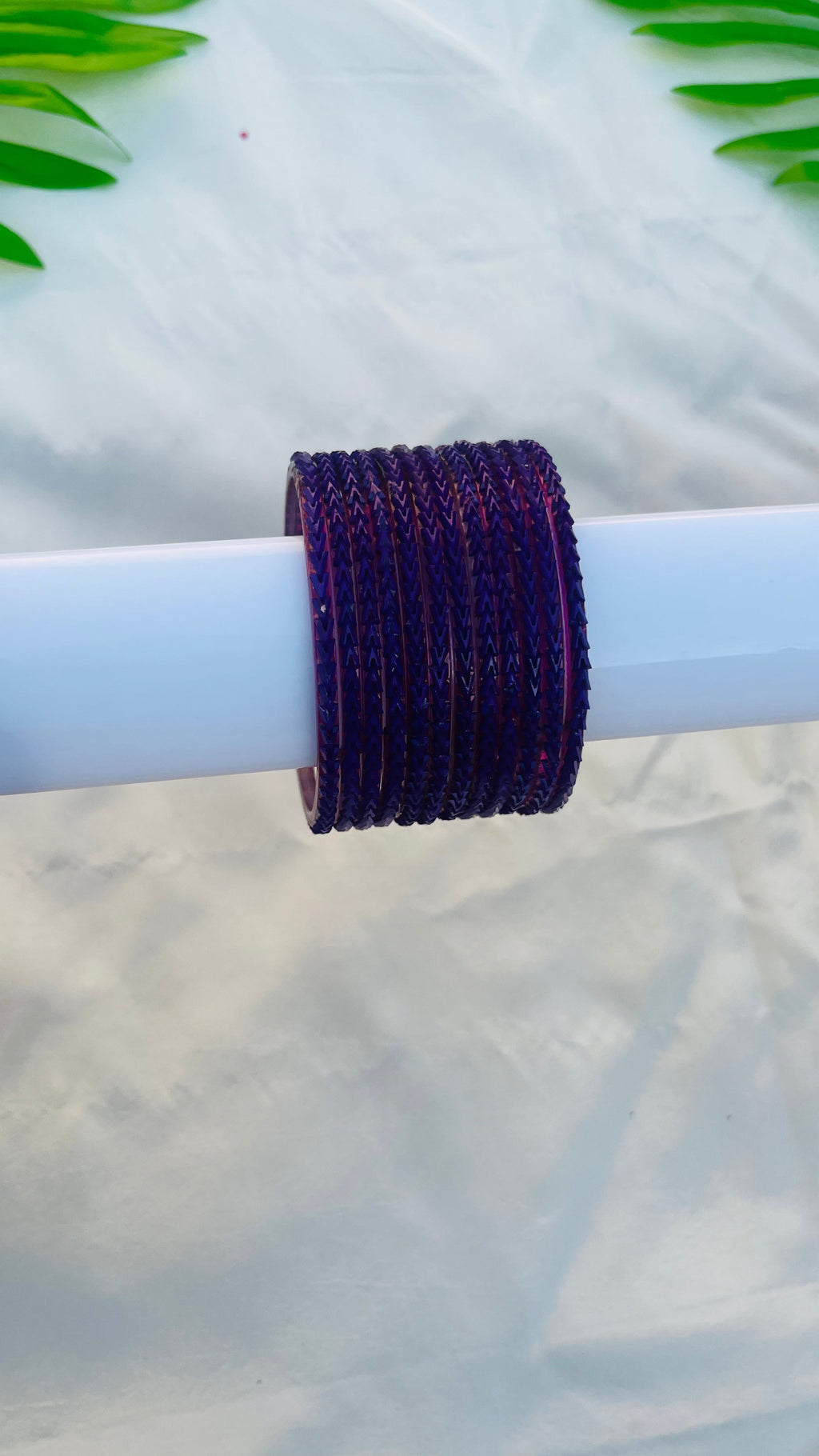 VIHANTH VIOLET GLASS BANGLE VH057