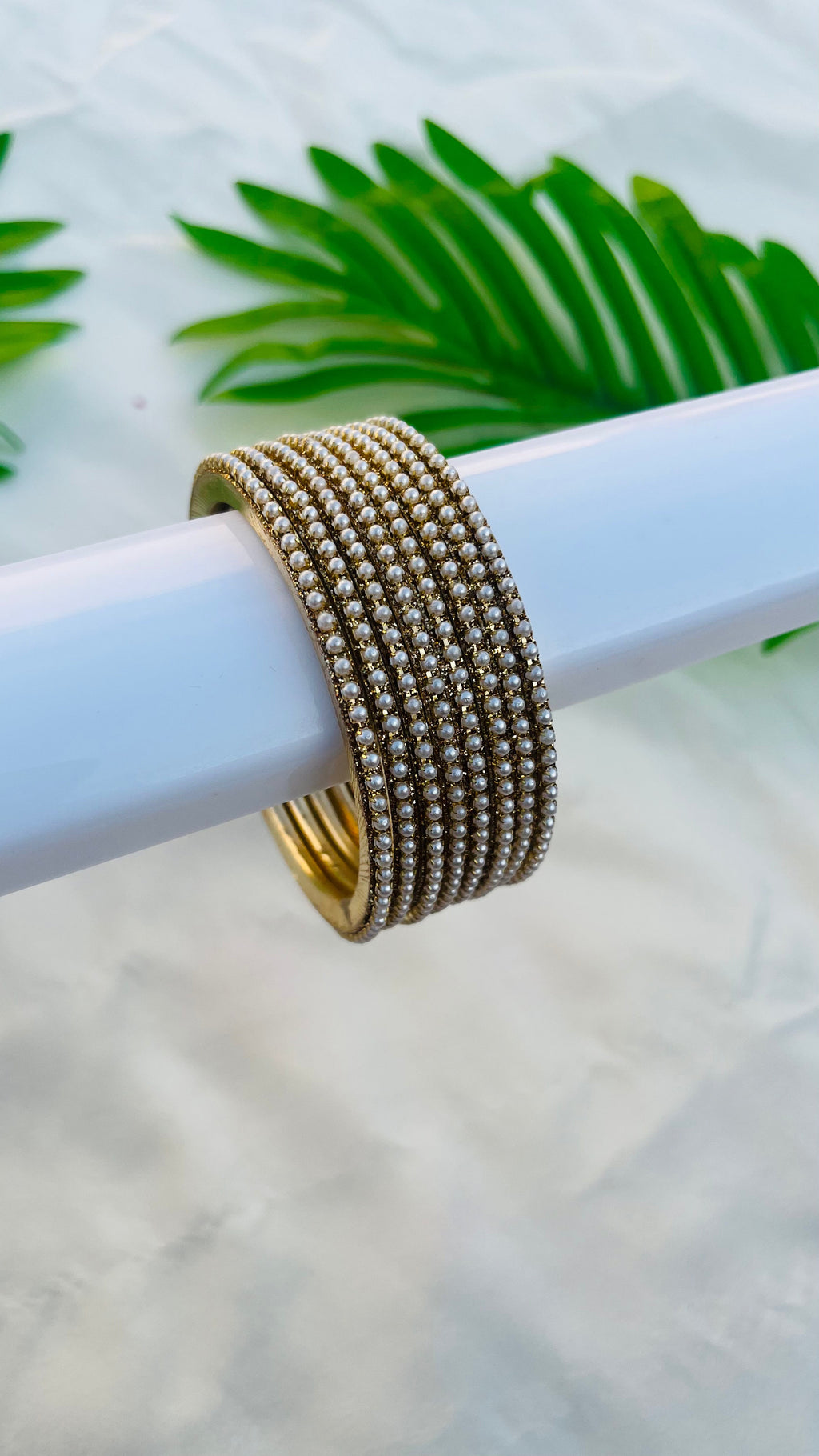 VIHANTH WHITE PEARL METAL BANGLE VH058