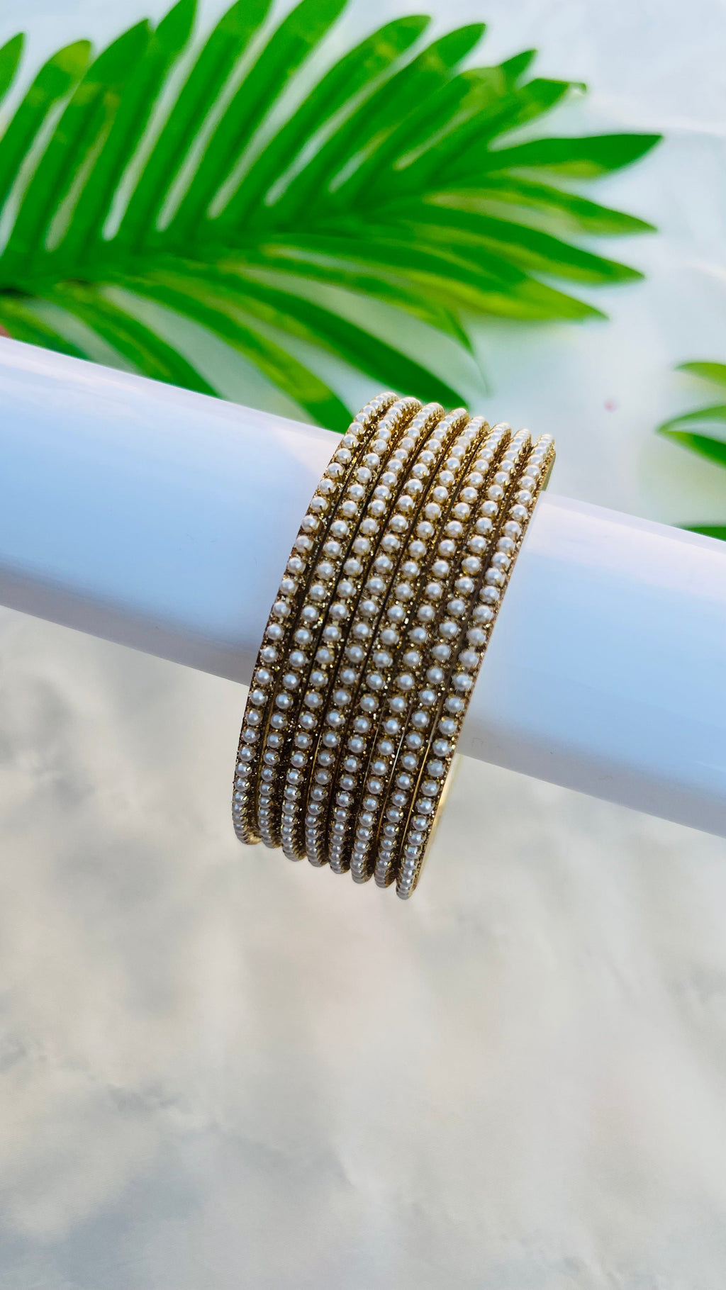 VIHANTH WHITE PEARL METAL BANGLE VH058