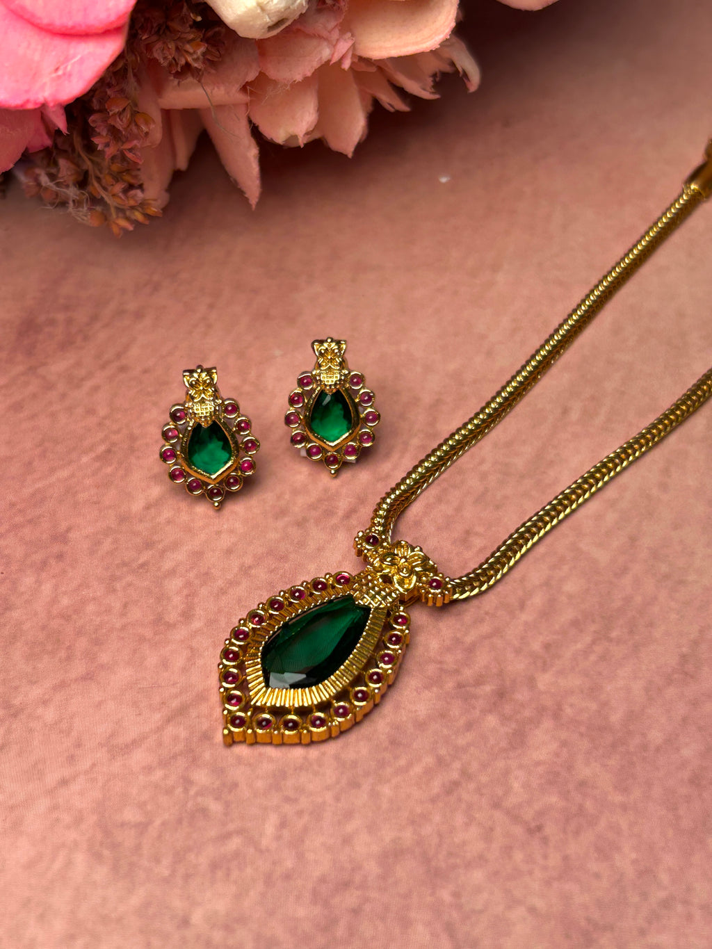 Green Palakka Pendant Chain Set