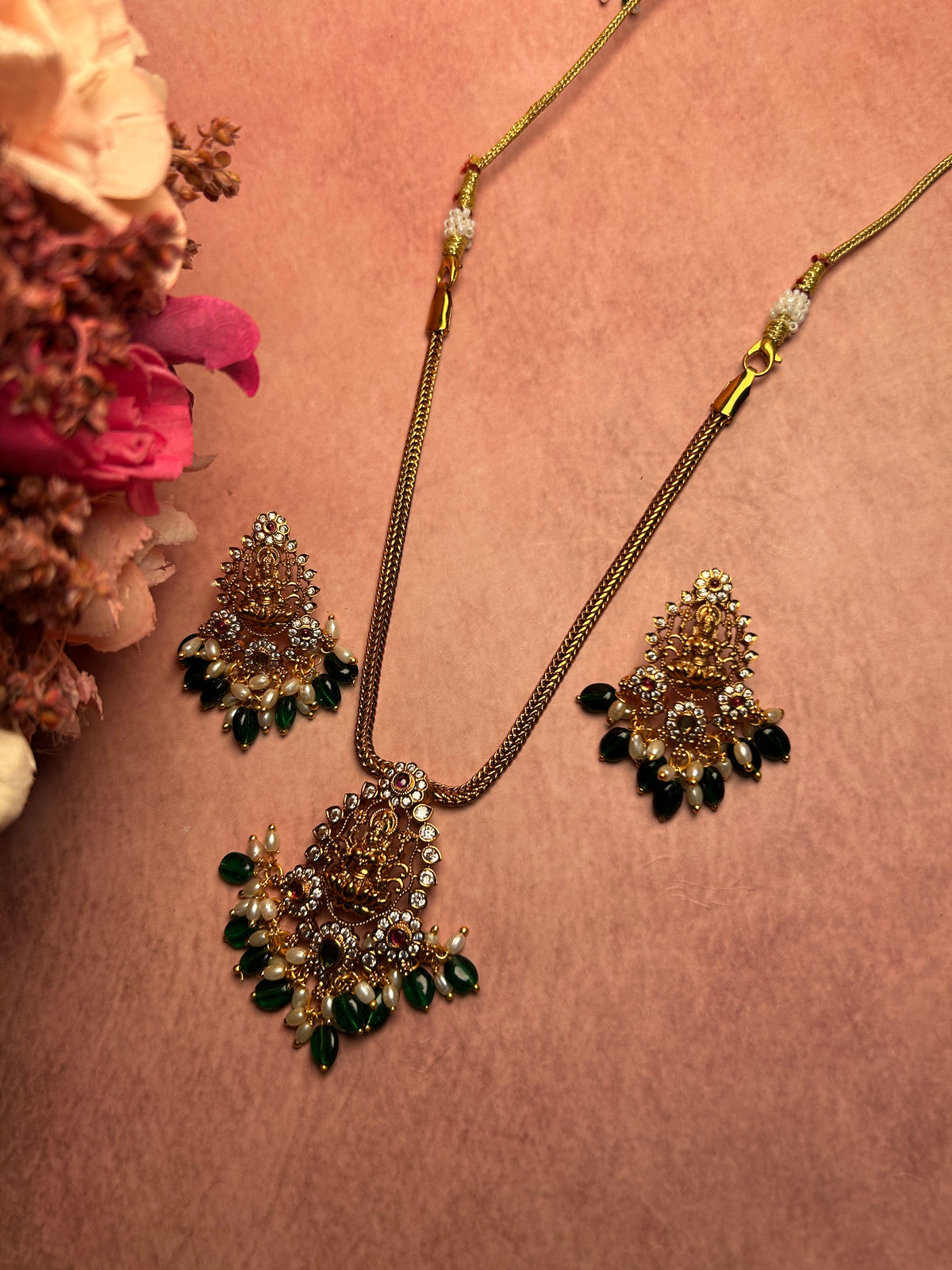 Antique Lakshmi Pendant Necklace Set