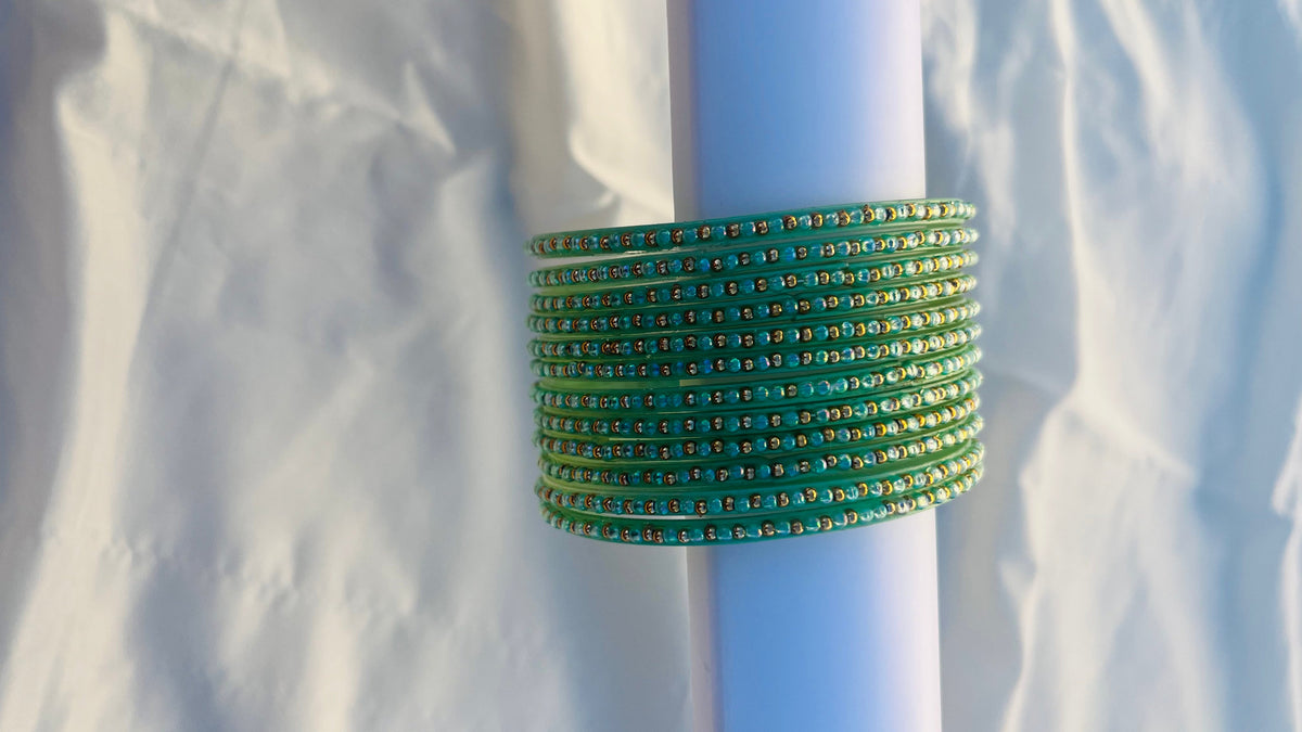VIHANTH LITE GREEN GLASS BANGLE VH065