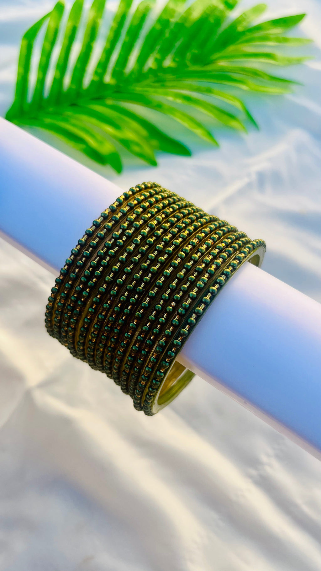VIHANTH MEHNDI GREEN GLASS BANGLE VH068