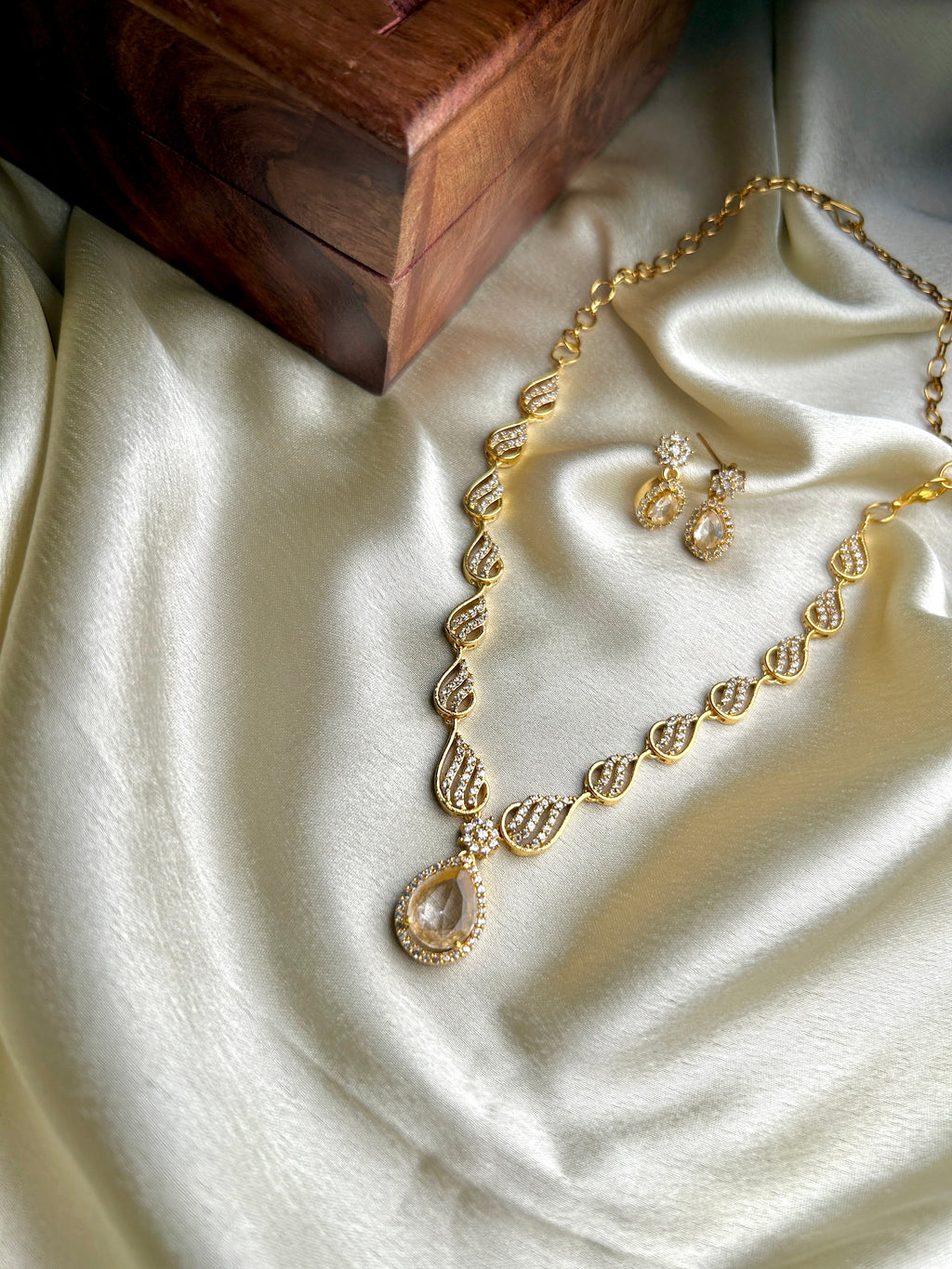 Teardrop Crystal Pendant American Diamond Necklace Set