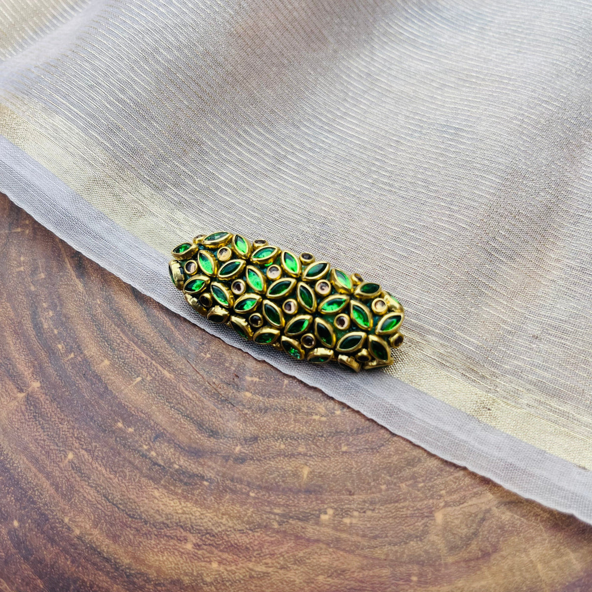 VH Light green kundan Handmade saree pin