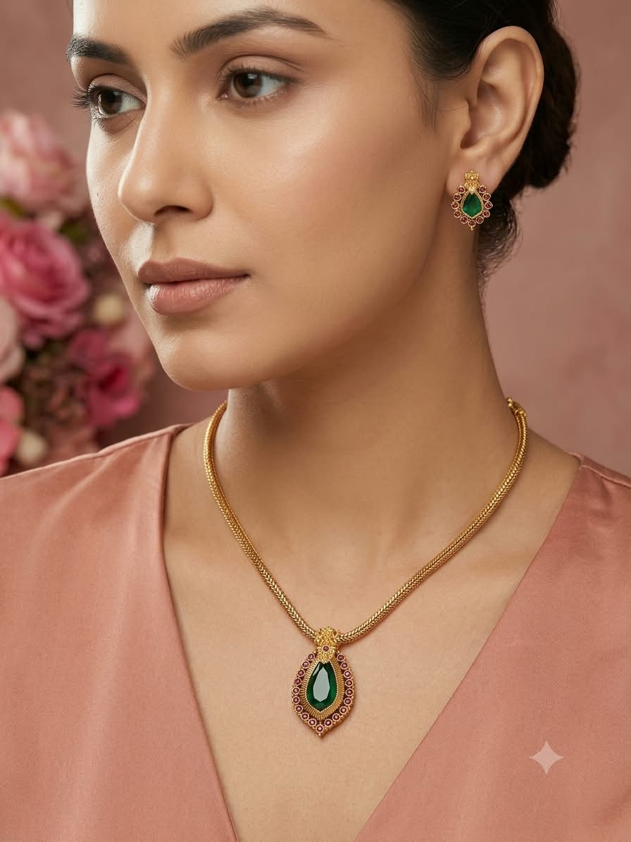 Green Palakka Pendant Chain Set